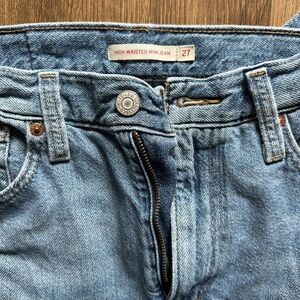 Levi’s high waisted mom jeans size 27